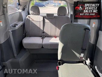 2018 Toyota Sienna LE 8-Passenger 119.3" WB - miniatura 27