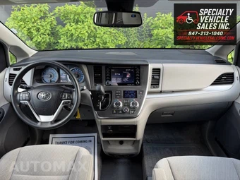 2018 Toyota Sienna LE 8-Passenger 119.3" WB - miniatura 35
