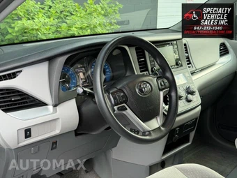 2018 Toyota Sienna LE 8-Passenger 119.3" WB - miniatura 36