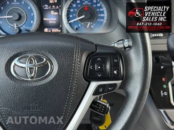 2018 Toyota Sienna LE 8-Passenger 119.3" WB - miniatura 42