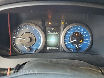 2018 Toyota Sienna LE 8-Passenger 119.3" WB - miniatura 12