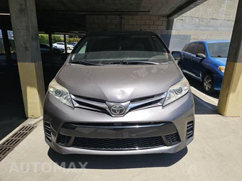 2018 Toyota Sienna LE 8-Passenger 119.3" WB - miniatura 2