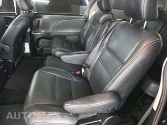 2018 Toyota Sienna SE 8-Passenger 119.3" WB - miniatura 13