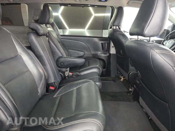 2018 Toyota Sienna SE 8-Passenger 119.3" WB - miniatura 17