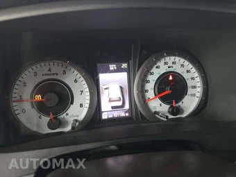 2018 Toyota Sienna SE 8-Passenger 119.3" WB - miniatura 9