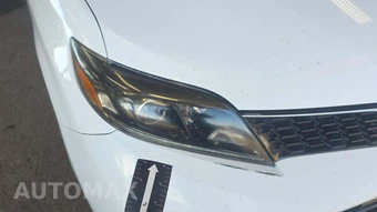 2018 Toyota Sienna SE 8-Passenger 119.3" WB - miniatura 40