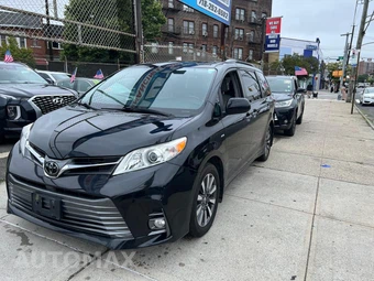 2018 Toyota Sienna XLE 7-Passenger 119.3" WB - car from the USA, Manheim Buy-Now listing at AUTOMAX