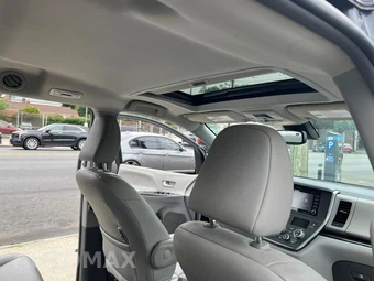 2018 Toyota Sienna XLE 7-Passenger 119.3" WB - miniatura 15