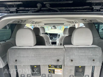 2018 Toyota Sienna XLE 7-Passenger 119.3" WB - miniatura 16
