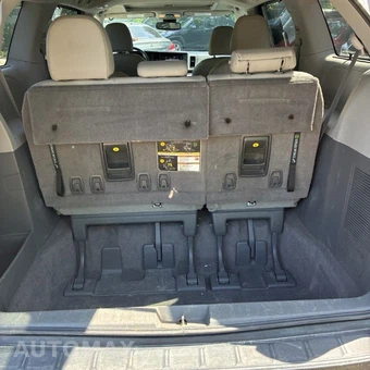 2018 Toyota Sienna XLE 7-Passenger 119.3" WB - miniatura 17