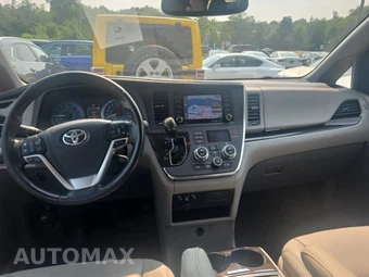2018 Toyota Sienna XLE 7-Passenger 119.3" WB - miniatura 14