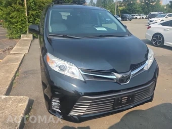 2018 Toyota Sienna XLE 7-Passenger 119.3" WB - miniatura 2