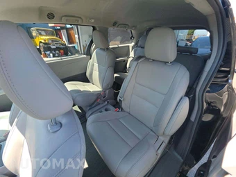 2018 Toyota Sienna XLE 8-Passenger 119.3" WB - miniatura 10