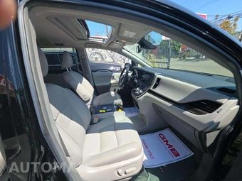 2018 Toyota Sienna XLE 8-Passenger 119.3" WB - miniatura 16