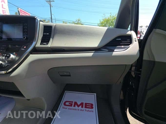 2018 Toyota Sienna XLE 8-Passenger 119.3" WB - miniatura 17