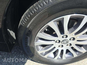2018 Toyota Sienna XLE 8-Passenger 119.3" WB - miniatura 20