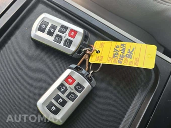 2018 Toyota Sienna XLE 8-Passenger 119.3" WB - miniatura 5