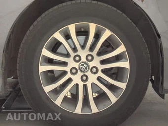 2018 Toyota Sienna XLE 8-Passenger 119.3" WB - miniatura 10