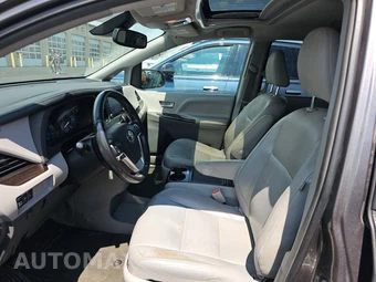 2018 Toyota Sienna XLE 8-Passenger 119.3" WB - miniatura 13