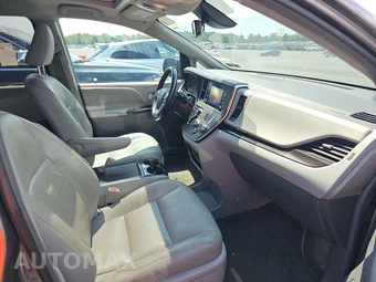 2018 Toyota Sienna XLE 8-Passenger 119.3" WB - miniatura 14
