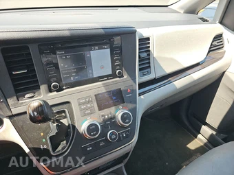 2018 Toyota Sienna XLE 8-Passenger 119.3" WB - miniatura 17