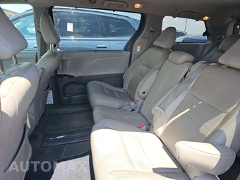 2018 Toyota Sienna XLE 8-Passenger 119.3" WB - miniatura 19
