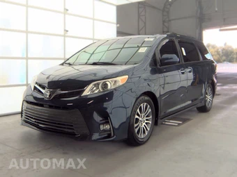 2018 Toyota Sienna XLE 8-Passenger 119.3" WB