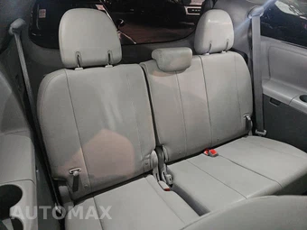 2018 Toyota Sienna XLE 8-Passenger 119.3" WB - miniatura 14