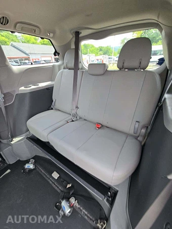 2018 Toyota Sienna XLE 8-Passenger 119.3" WB - miniatura 14