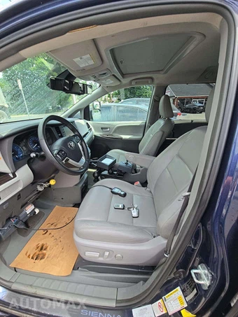 2018 Toyota Sienna XLE 8-Passenger 119.3" WB - miniatura 6