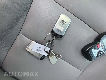 2018 Toyota Sienna XLE 8-Passenger 119.3" WB - miniatura 8