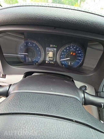 2018 Toyota Sienna XLE 8-Passenger 119.3" WB - miniatura 9