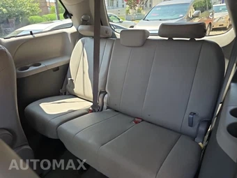 2018 Toyota Sienna XLE Premium 7-Passenger 119.3" WB - miniatura 17
