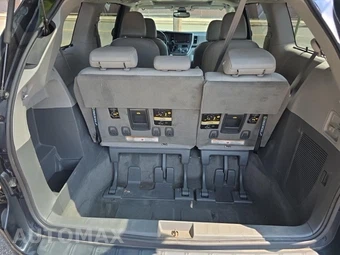 2018 Toyota Sienna XLE Premium 7-Passenger 119.3" WB - miniatura 21