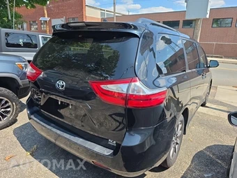 2018 Toyota Sienna XLE Premium 7-Passenger 119.3" WB - miniatura 4