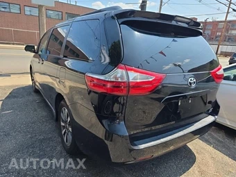 2018 Toyota Sienna XLE Premium 7-Passenger 119.3" WB - miniatura 6