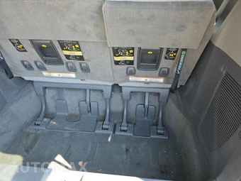 2018 Toyota Sienna XLE Premium 7-Passenger 119.3" WB - miniatura 7