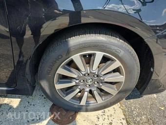 2018 Toyota Sienna XLE Premium 7-Passenger 119.3" WB - miniatura 9