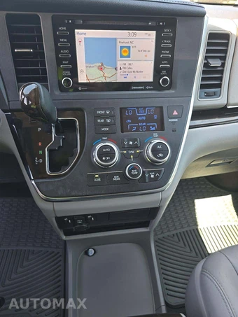 2018 Toyota Sienna XLE Premium 8-Passenger 119.3" WB - miniatura 10