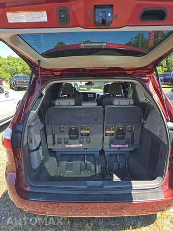 2018 Toyota Sienna XLE Premium 8-Passenger 119.3" WB - miniatura 15