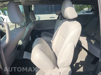 2018 Toyota Sienna XLE Premium 8-Passenger 119.3" WB - miniatura 13