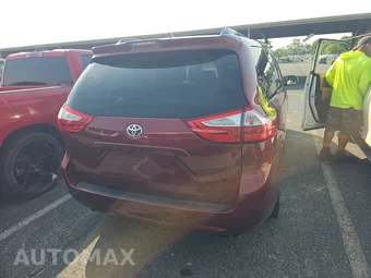 2018 Toyota Sienna XLE Premium 8-Passenger 119.3" WB - miniatura 5