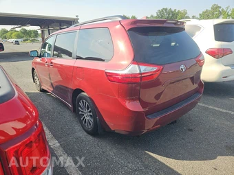 2018 Toyota Sienna XLE Premium 8-Passenger 119.3" WB - miniatura 6