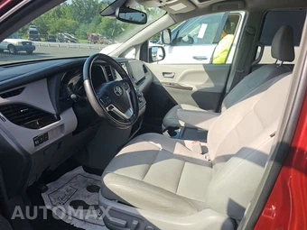 2018 Toyota Sienna XLE Premium 8-Passenger 119.3" WB - miniatura 7