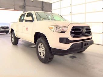 2018 Toyota Tacoma SR Crew Cab Medium Bed - miniatura 4