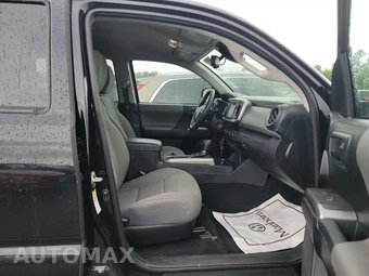 2018 Toyota Tacoma SR5 - miniatura 8
