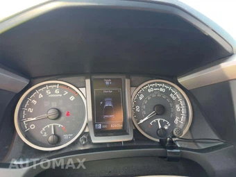 2018 Toyota Tacoma SR5 Crew Cab Medium Bed - miniatura 9
