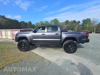 2018 Toyota Tacoma SR5 Crew Cab Medium Bed - miniatura 3