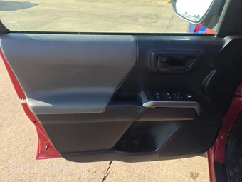 2018 Toyota Tacoma SR5 Crew Cab Medium Bed - miniatura 9