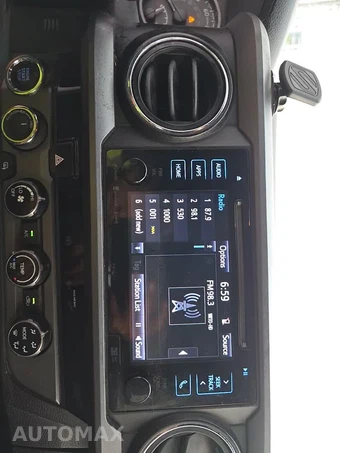 2018 Toyota Tacoma TRD Off-Road Crew Cab Long Bed - miniatura 32